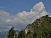 54 Bella vista sullo sperone roccioso del Monte Corno
